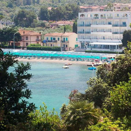 Ξενοδοχείο Baia D'argento 4*