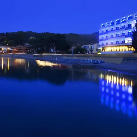 Ξενοδοχείο Baia D'argento 4*