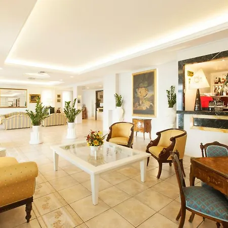 Ξενοδοχείο Baia D'argento 4*